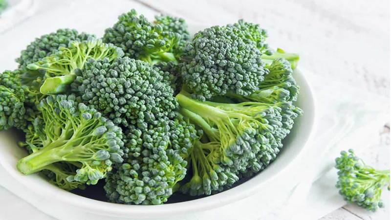 bowl of Broccoli florettes